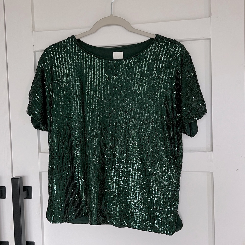 H&M green sequin short sleeve top